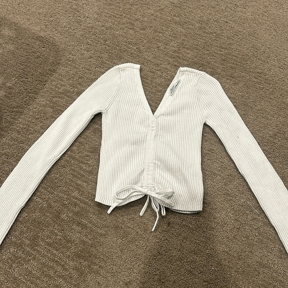 Women’s hollister white sweater